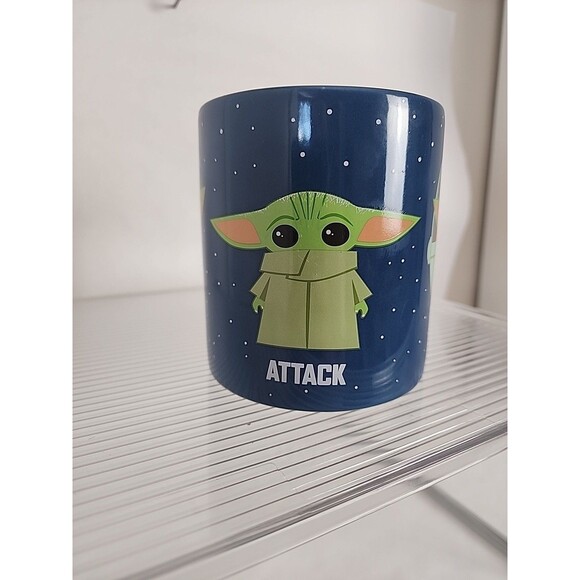 Blue Star Wars The Mandalorian Baby Yoda Snack Attack Protect 20 Oz. Mug - Picture 2 of 5